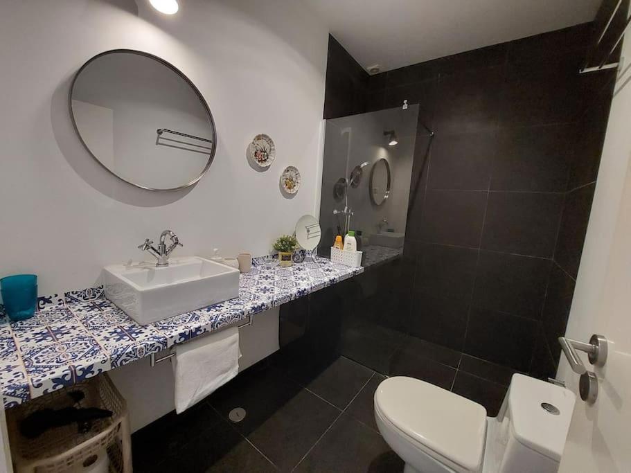 Apartment With Private Garden - Central Location Lisbona Esterno foto