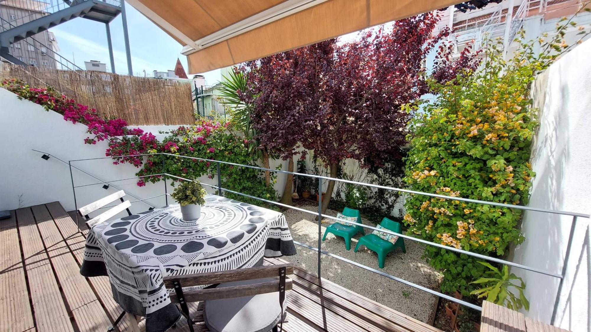 Apartment With Private Garden - Central Location Lisbona Esterno foto